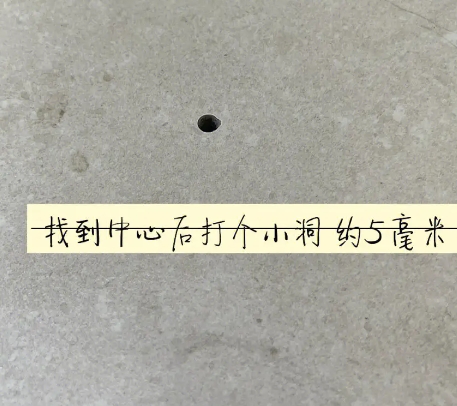 博兴瓷砖空鼓维修公司专业解答在瓷砖铺贴过程中，如果砂料搅拌不均匀，将会带来以下问题